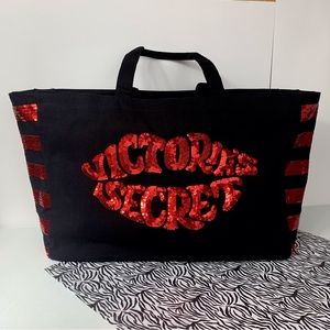 Victoria’s Secret Fully Lined Sequin Lips Design Black Red Tote XL Like NEW
